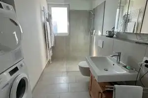 Wünderschön und neuwertig! 3 Zimmer Wohnung inkl. EBK, großem Balkon und 2 TG-Stellplätze – Kamillenweg 3, 38446 Wolfsburg – Vorschaubild 8