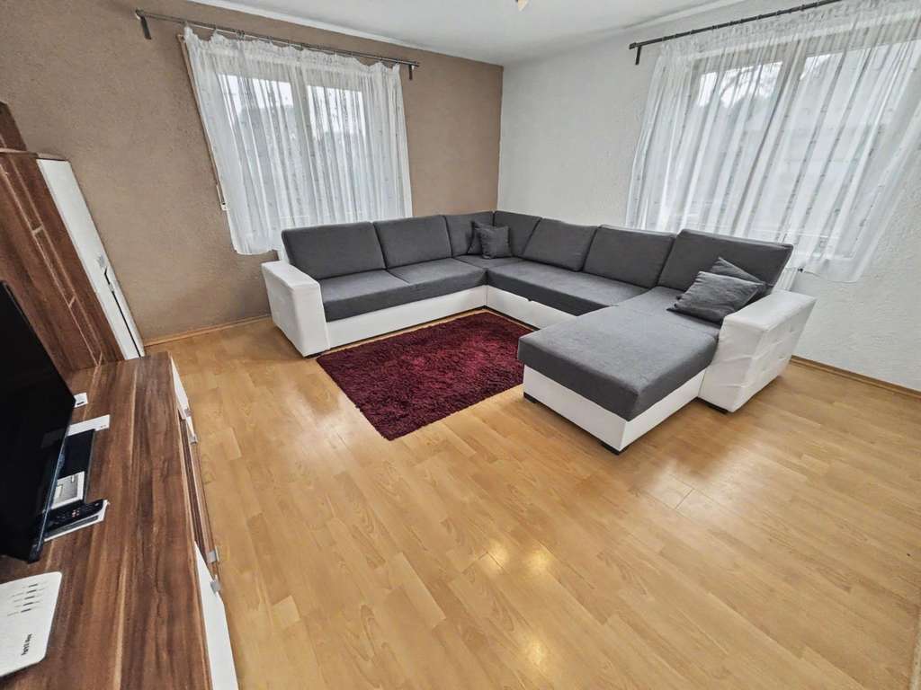 Immobilie in Schrozberg - Gepflegtes Zweifamilienhaus mit Garten in Schrozberg - Eigennutzung oder Kapitalanlage - Bild 3