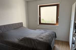 Mitten in Biebrich und doch ruhig gelegen! Chice, modernisierte 2 ZKB, Hoflage – Stettiner Str. 19, 65203 Biebrich, Wiesbaden – Vorschaubild 4