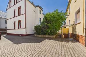 TOP GESCHNITTENES RAUMWUNDER - 3 ZIMMER ALTBAUWOHNUNG MIT SCHÖNER AUFTEILUNG – Die vollständige Adresse der Immobilie erhältst du vom Anbieter., 65205 Erbenheim, Wiesbaden – Vorschaubild 2