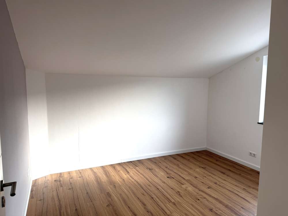 Immobilie in Mertesheim - Frische Luft, freier Blick, hoher Wohnkomfort = Lebensqualität! Modernes EFH m. ELW in Mertesheim! - Bild 13