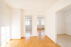 Wunderschöne Altbauwohnung in ruhiger Seitenstraße im Herzen von Berlin-Mitte – Die vollständige Adresse der Immobilie erhältst du vom Anbieter., 10115 Mitte (Ortsteil), Berlin – Vorschaubild 4