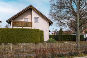 Charmantes EFH mit Südterrasse, Südbalkon & 3 Garagen – Wohnen unter alter Buche – Die vollständige Adresse der Immobilie erhältst du vom Anbieter., 9247 Röhrsdorf, Chemnitz – Vorschaubild 3