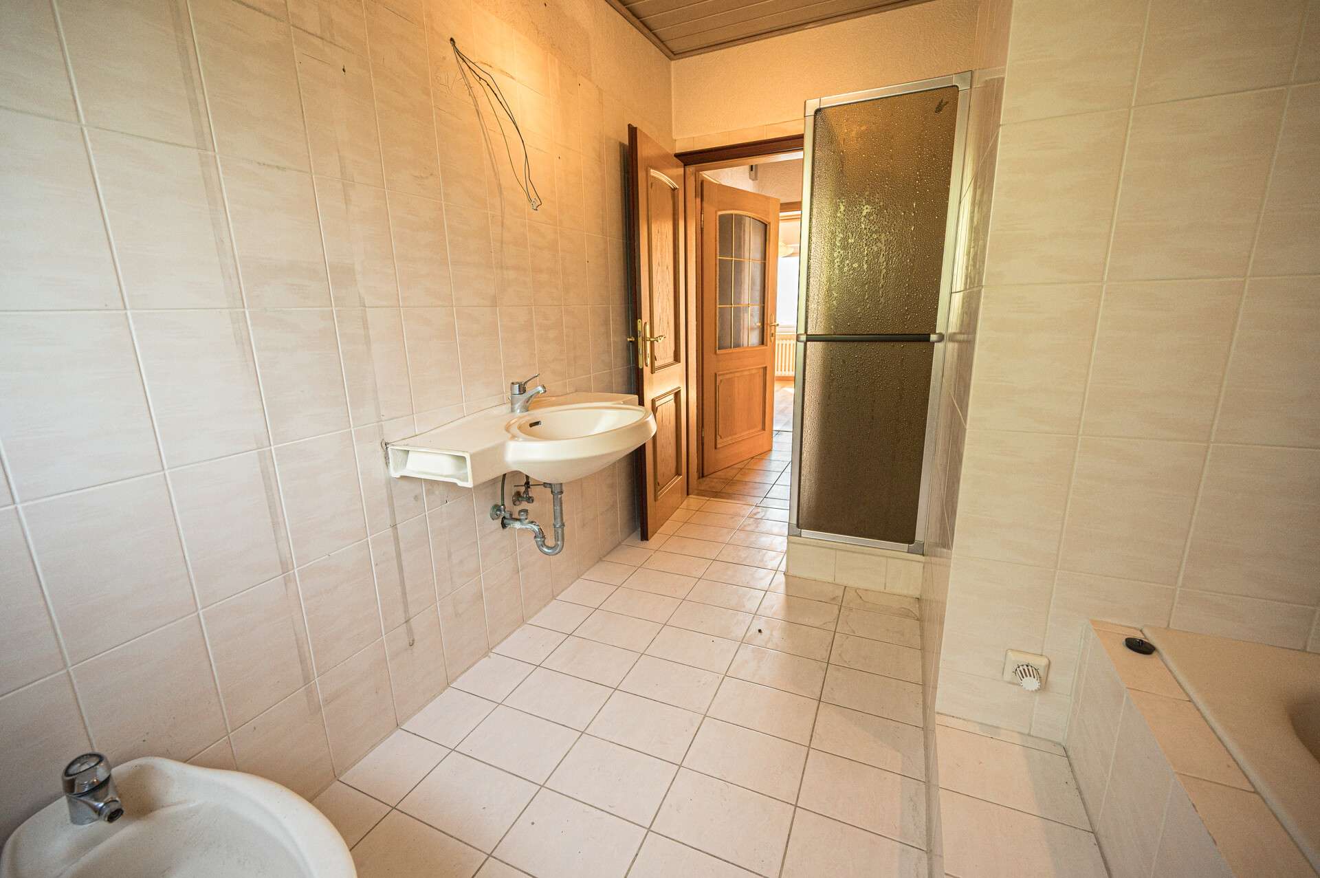 Immobilie in Hiddenhausen - Hiddenhausen-Sundern: Ein-/Zweifamilienhaus mit großzügigem Garten in ruhiger Lage - Bild 3