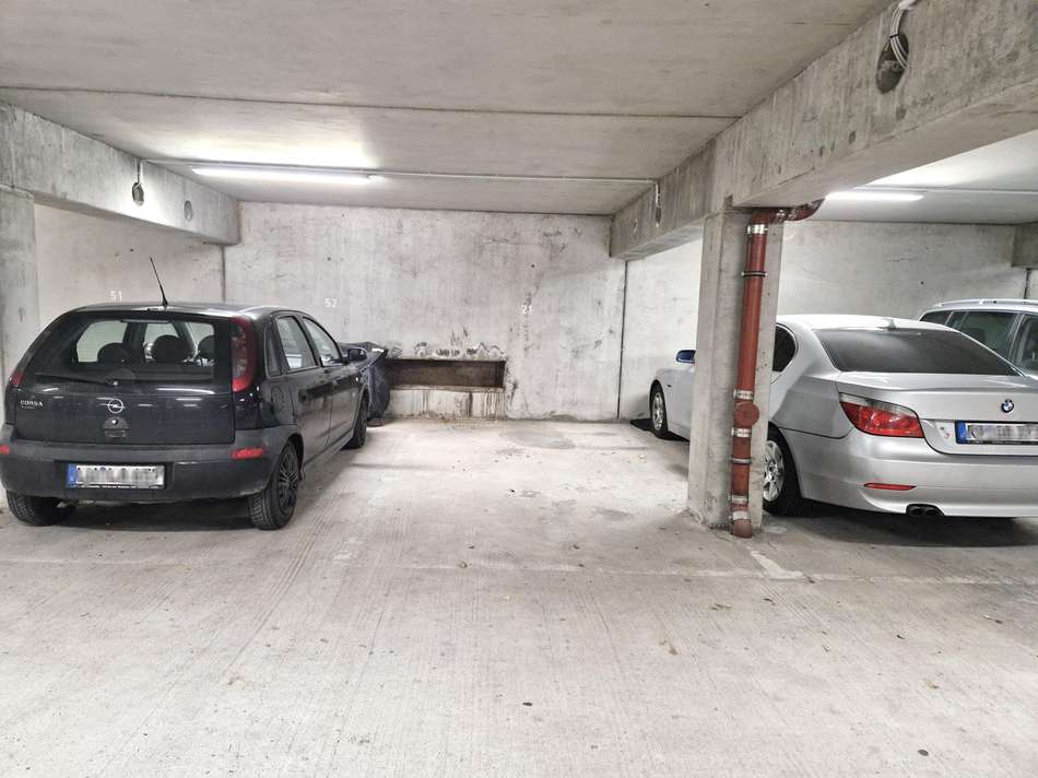 Tiefgaragenstellplatz