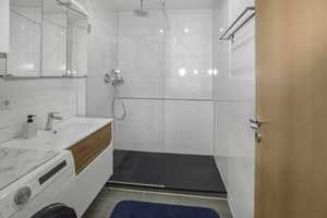 Modernisierte 3-ZKB Wohnung mit toller Aussicht in guter Lage in Augsburg – Augsburg – Vorschaubild 4