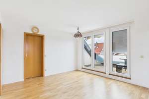 Helle Maisonette 60 m² mit Dachstudio 25 m², Balkon mit schöner Aussicht und Kfz-Stellplatz – Die vollständige Adresse der Immobilie erhältst du vom Anbieter., 70619 Heumaden, Stuttgart – Vorschaubild 3