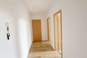 Große & helle 2-Raum-Wohnung mit Balkon & neuem Bad – Andréstraße 17, 9112 Kaßberg, Chemnitz – Vorschaubild 9