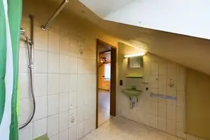 Gepflegtes Einfamilienhaus mit Platz für die ganze Familie | Große Doppelgarage, EBK & neues Bad – Heilbronn (Kreis) – Vorschaubild 27
