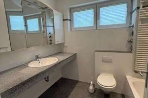 Helle 3 Zi.-Whg., großer Balkon, TGL-Bad, G-WC, in begrünter Lage – Solmsstrasse 12, 65189 Südost, Wiesbaden – Vorschaubild 6