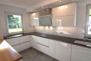 4 Zi.- Whg. 106m² - Einbauküche - Terrasse - 2 TG Stellplätze auf Wunsch – Röttgensweg  13a, 51107 Rath/Heumar, Köln – Vorschaubild 3