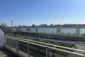Penthouse-Whg mit Blick auf den Rhein, 2 Terrassen, EBK, Sauna & Garage in Oberkassel