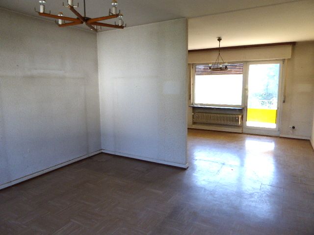 Renovierungsbedürftige Doppelhaushälfte direkt am Goetheturm....V-E-R-K-A-U-F-T.. image