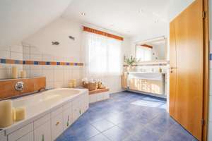 Wohnkomfort pur: Großzügiges Zuhause mit Wintergarten und Gartenidylle – Die vollständige Adresse der Immobilie erhältst du vom Anbieter., 86444 Affing – Vorschaubild 15