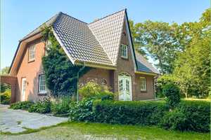 Ein ganz besonderes Zuhause - Schwedischer Kachelofen mit Weitblick** – Nordfriesland (Kreis) – Vorschaubild 1