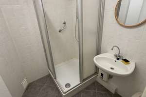 Große Dachgeschosswohnung in Essen – Ideal für Familien oder WG – Die vollständige Adresse der Immobilie erhältst du vom Anbieter., 45128 Südviertel, Essen – Vorschaubild 9