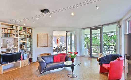 Architektenhaus mit inspirierender Atmosphäre und viel Raum für Familie + Arbeiten