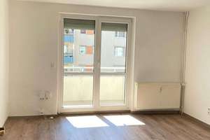 Schöne 3 Raum-Wohnung mit Einbauküche