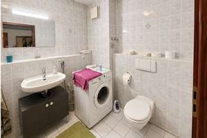 Attraktive 2-Zimmer-Wohnung mit Balkon in ruhigem, zentral gelegenem Pfersee – Ludwigshafenerstr 9a, 86156 Pfersee-Nord, Augsburg – Vorschaubild 2