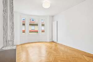 S-West: Stilvoller Altbau mit Stuck, Fischgrätparkett und sonnigem Westbalkon! – Die vollständige Adresse der Immobilie erhältst du vom Anbieter., 70176 Rosenberg, Stuttgart – Vorschaubild 3