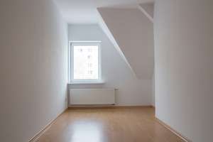 Schöne 2 - Zimmer Dachgeschosswohnung in Biesdorf mit Grünblick – Luise - Zietz - Str. 118, 12683 Biesdorf, Berlin – Vorschaubild 11