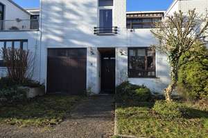 Ein Haus mit Lebenserfahrung sucht Makeover - bereit für eine stilvolle Verjüngungskur! – Die vollständige Adresse der Immobilie erhältst du vom Anbieter., 53125 Brüser Berg, Bonn – Vorschaubild 2