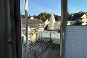 Schicke Dachgeschosswohnung in 3-Fam. Haus auf Emst mit Terrasse