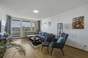Bezugsfreie 2,5-Zi.-Whg mit Loggia und Tiefgaragenstellplatz