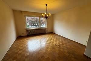 Geräumiges Wohnhaus mit mehreren Garagen in Beverungen – Die vollständige Adresse der Immobilie erhältst du vom Anbieter., 37688 Beverungen – Vorschaubild 9