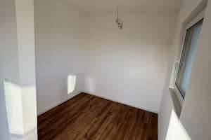 Freistehender Neubau KfW 40+ mit PV, Einbauküche, Garage & Garten – 15 Min Bonn/Hardthöhe – Am Burggraben 15, 53913 Swisttal – Vorschaubild 8