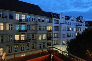 OHNE PROVISION! Charlottenburg, hier lässt es sich gut leben! Ruhige, sonnige 2-Zi. Altbau-Wohnung – Die vollständige Adresse der Immobilie erhältst du vom Anbieter., 10589 Charlottenburg, Berlin – Vorschaubild 4