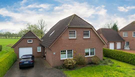 Bild von Modernisiertes Einfamilienhaus mit Garage und unverbaubarem Grundstück