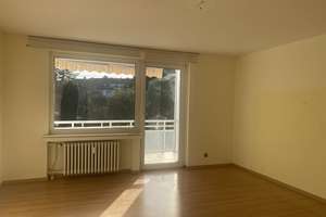 Helle 2-Zimmer Wohnung im 1. OG mit Balkon in Düsseldorf-Benrath