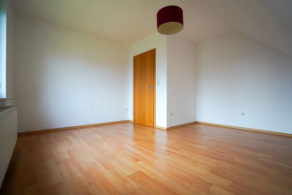 Immobilie in Hesel - * Einliegerwohnung * Staubsaugeranlage * Pferdeboxen * Top Lage * freier Blick * gute Bausubstanz - Bild 5