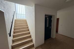 Frisch saniert & bezugsfertig: Stilvolle 2-Zimmer-Wohnung mit Sonnenbalkon und Tiefgaragenstellplatz – Evastraße 6a, 51149 Ensen, Köln – Vorschaubild 2