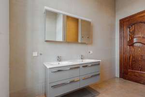 Kameha Residence: Exklusive 4-Zimmer-Wohnung mit Rheinblick, Aufzug, EBK, 2 Bädern, TG-Stellplatz – Die vollständige Adresse der Immobilie erhältst du vom Anbieter., 40213 Altstadt, Düsseldorf – Vorschaubild 27