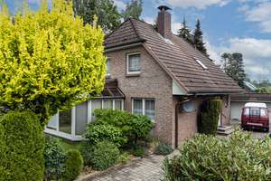 Familientraum in Bönningstedt: Solides EFH mit Wintergarten & Doppelgarage – Die vollständige Adresse der Immobilie erhältst du vom Anbieter., 25474 Bönningstedt – Vorschaubild 1