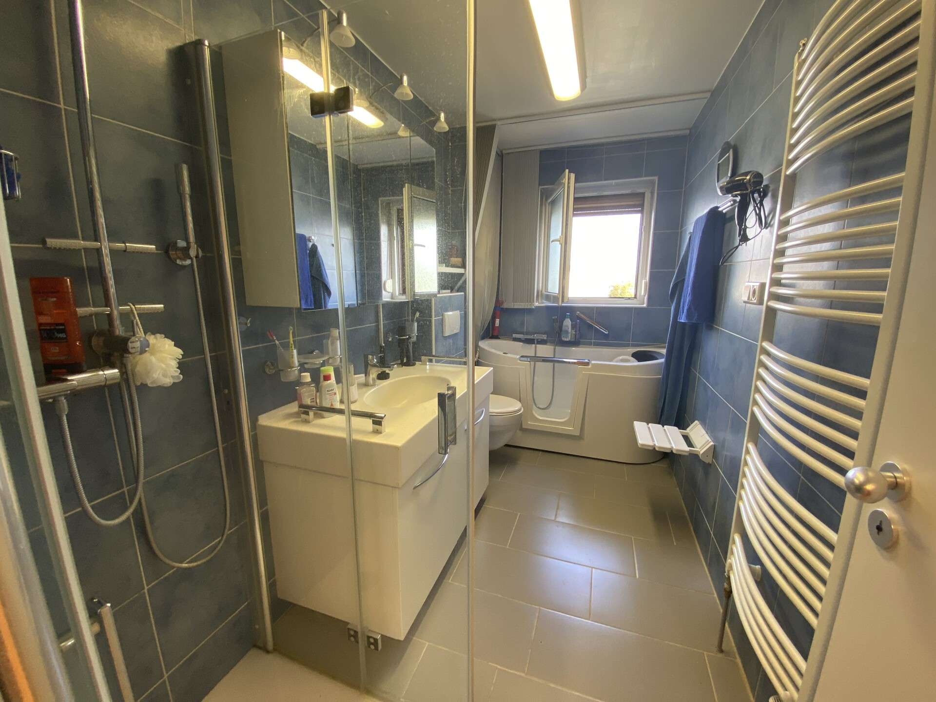 Immobilie in Habichtswald - Großzügiges EFH mit Tiefgarage zur vielseitigen Verwendung! KEINE KÄUFERPROVISION - Bild 3