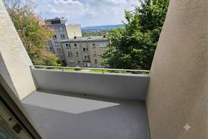 Erstbezug nach Renovierung, Balkon und traumhaften Blick über Wuppertal – Die vollständige Adresse der Immobilie erhältst du vom Anbieter., 42279 Oberbarmen, Wuppertal – Vorschaubild 2