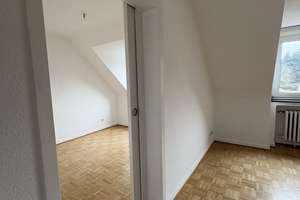 Gemütliche DG-Wohnung mit EBK – Einigkeitstr. 19, 45133 Bredeney, Essen – Vorschaubild 2
