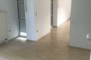 Preiswerte 4-Raum-Doppelhaushälfte mit gehobener Innenausstattung in Münsterhausen