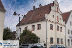 Liebhaberobjekt: Denkmalgeschütztes Haus mit Ausbaureserve – Die vollständige Adresse der Immobilie erhältst du vom Anbieter., 86641 Rain – Vorschaubild 1