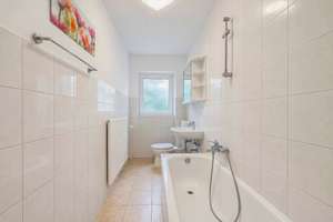 Mehr Frankfurt fürs Geld: 3-Zimmer-Wohnung mit Loggia und Blick ins Grüne – 60437 Nieder-Eschbach, Frankfurt am Main – Vorschaubild 10