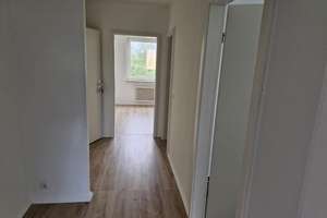 Schöne 2-Zimmer-Wohnung mit Balkon im 3.OG – Mohrhennsfeld 5, 42369 Ronsdorf, Wuppertal – Vorschaubild 2