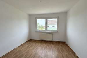 Einziehen & Wohlfühlen – 3-Raum-Wohnung im Erdgeschoss – Krähenberg 45, 18334 Bad Sülze – Vorschaubild 2