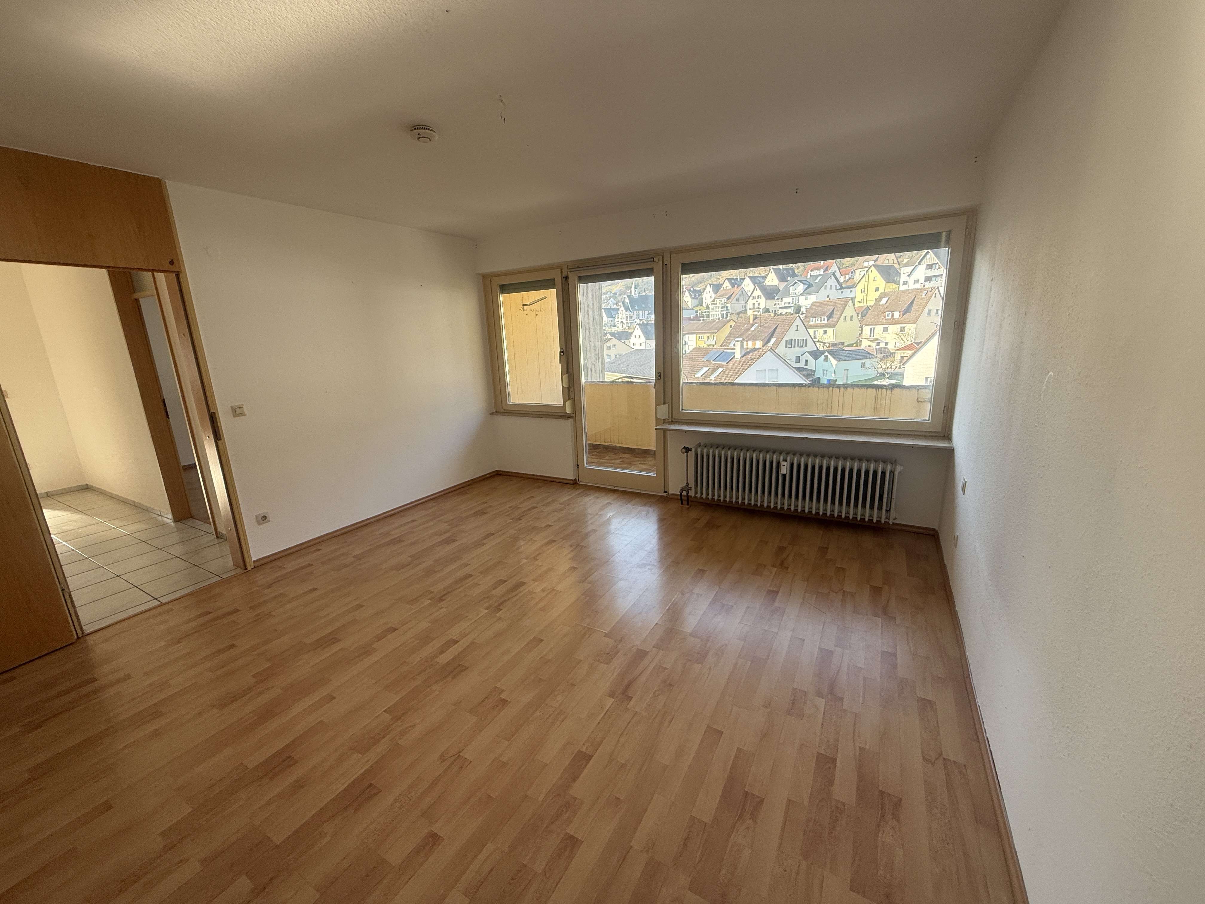 Immobilie in Niedernhall - Große 3 Zimmerwohnung mit 2 Balkone, Stellplatz und Aussicht auf die Weinberge - Bild 6