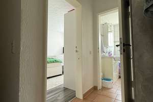 Helle 4-Zimmer-Wohnung mit Wintergarten im Herzen von Remscheid – Die vollständige Adresse der Immobilie erhältst du vom Anbieter., 42853 Mitte, Remscheid – Vorschaubild 5