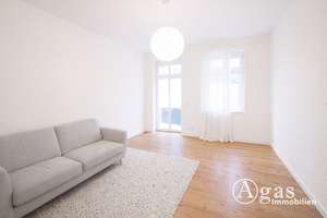 Charmante 2-Zi-Altbauwohnung mit Balkon in ruhiger Hinterhauslage – Die vollständige Adresse der Immobilie erhältst du vom Anbieter., 10439 Prenzlauer Berg, Berlin – Vorschaubild 1