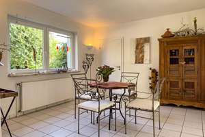 Ein "Kunststück" am See – vielseitiges Haus mit wunderschönem Garten und eigenem, 30m langem Ufer... – Die vollständige Adresse der Immobilie erhältst du vom Anbieter., 23714 Malente – Vorschaubild 6