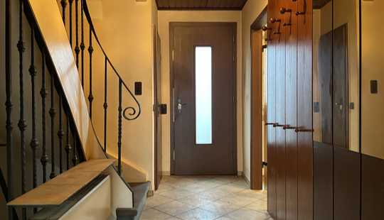 Bild von Reihenendhaus zum Sanieren mit Raum für Ihre Ideen im gefragten Langen-Oberlinden